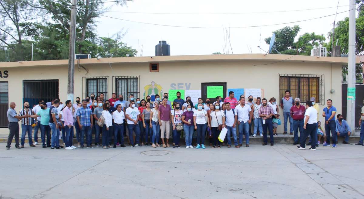 Piden docentes del municipio El Higo atención a sus demandas.