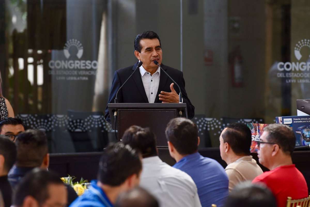 Celebran en el Congreso de Veracruz el Día del Padre